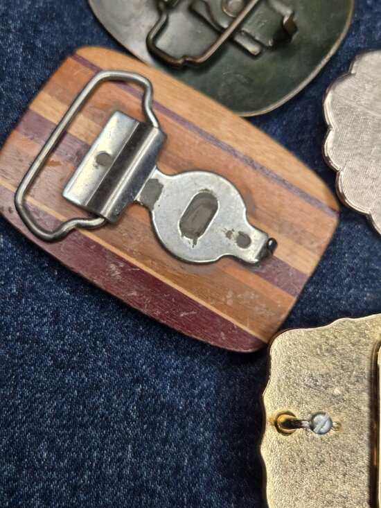 Lot of 7 - Women\'s Wood, Silver, Leather, and Gem Belt Buckles - Vintage main image 13